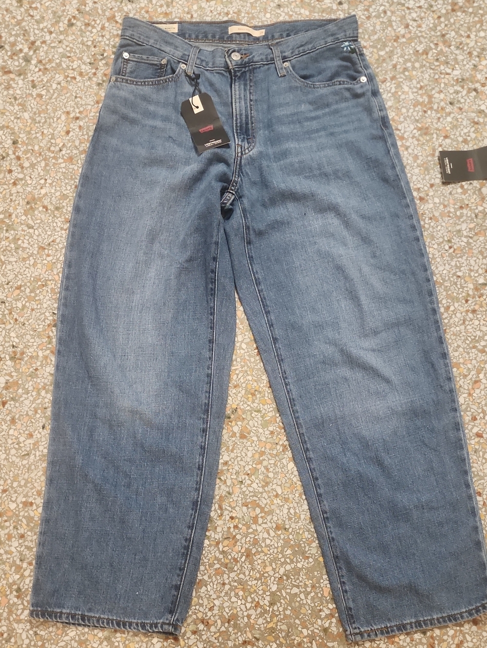 Levi's Women's Baggy Dad Jeans  Medium Blue Jeans